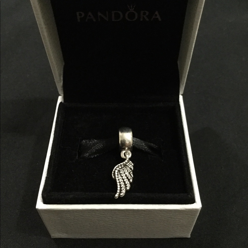 Authentic pandora charm majestic feathers -wing